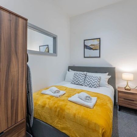 Modern 1 Bedroom Apartment In Dudley Brierley Hill Extérieur photo
