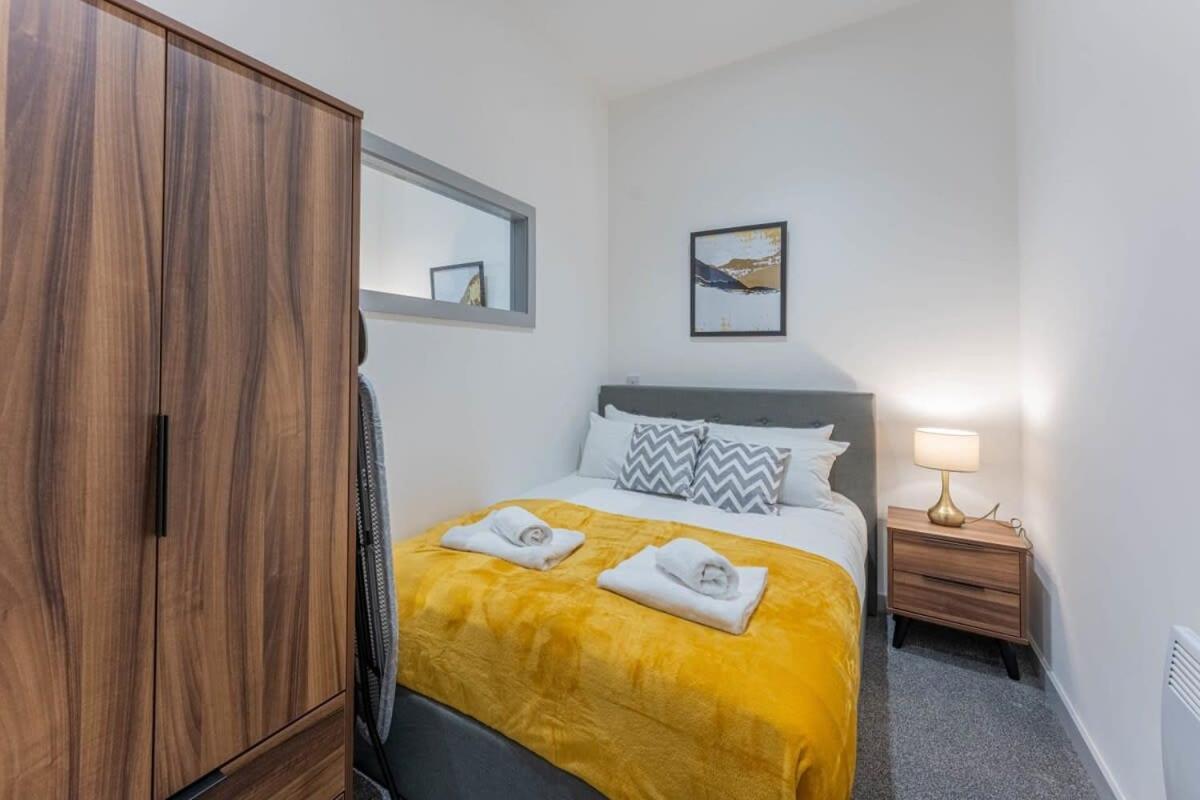 Modern 1 Bedroom Apartment In Dudley Brierley Hill Extérieur photo