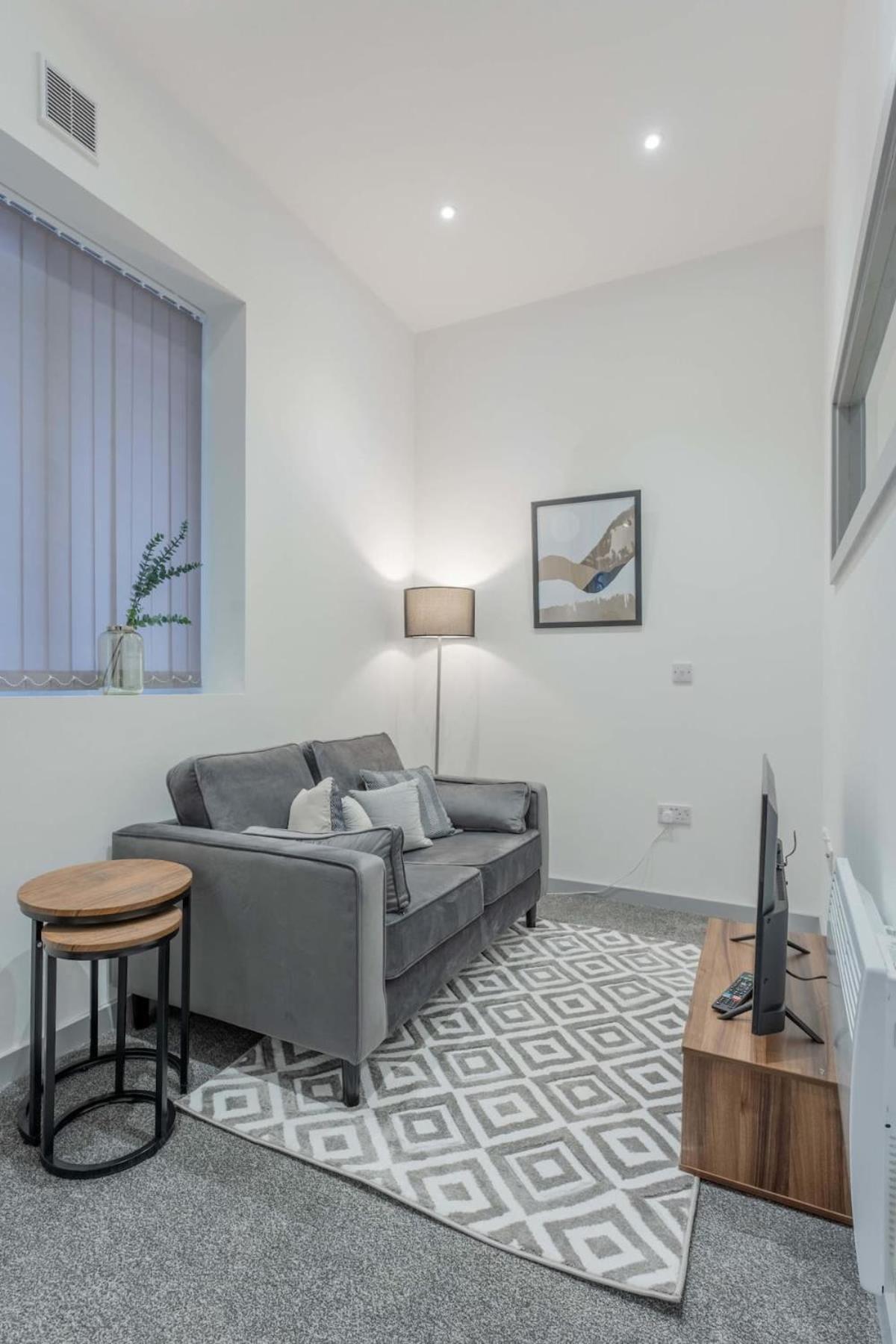 Modern 1 Bedroom Apartment In Dudley Brierley Hill Extérieur photo